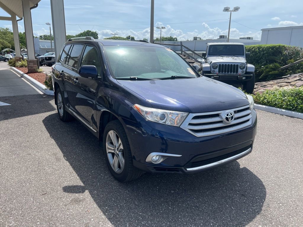 Used 2011 Toyota Highlander Limited w/ Tow Pkg image 3