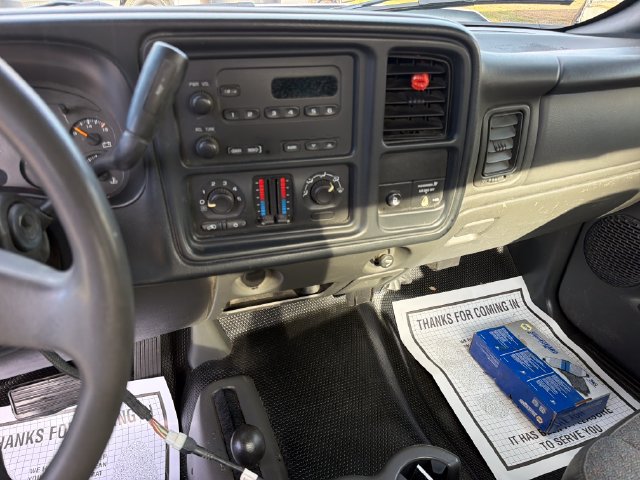 Used 2005 Chevrolet Silverado 2500 W/T w/ Snow Plow Prep Package AWD/4WD image 15