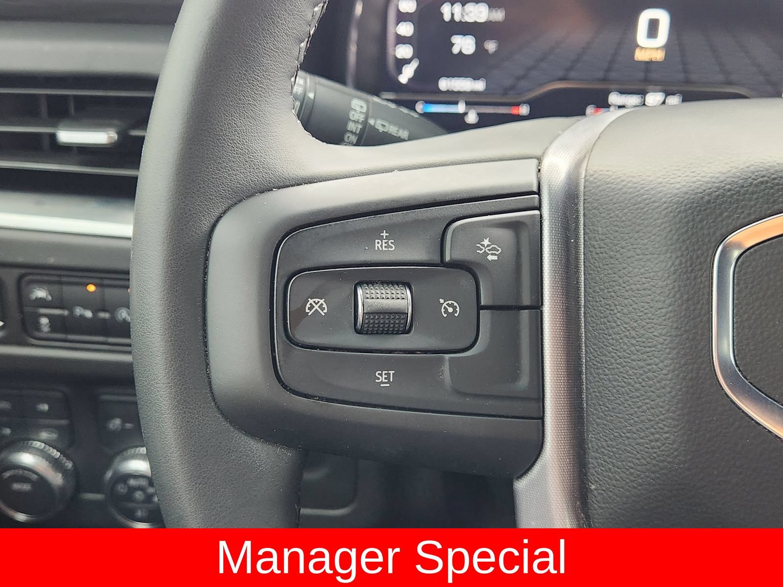 Used 2024 GMC Yukon SLT AWD/4WD image 28