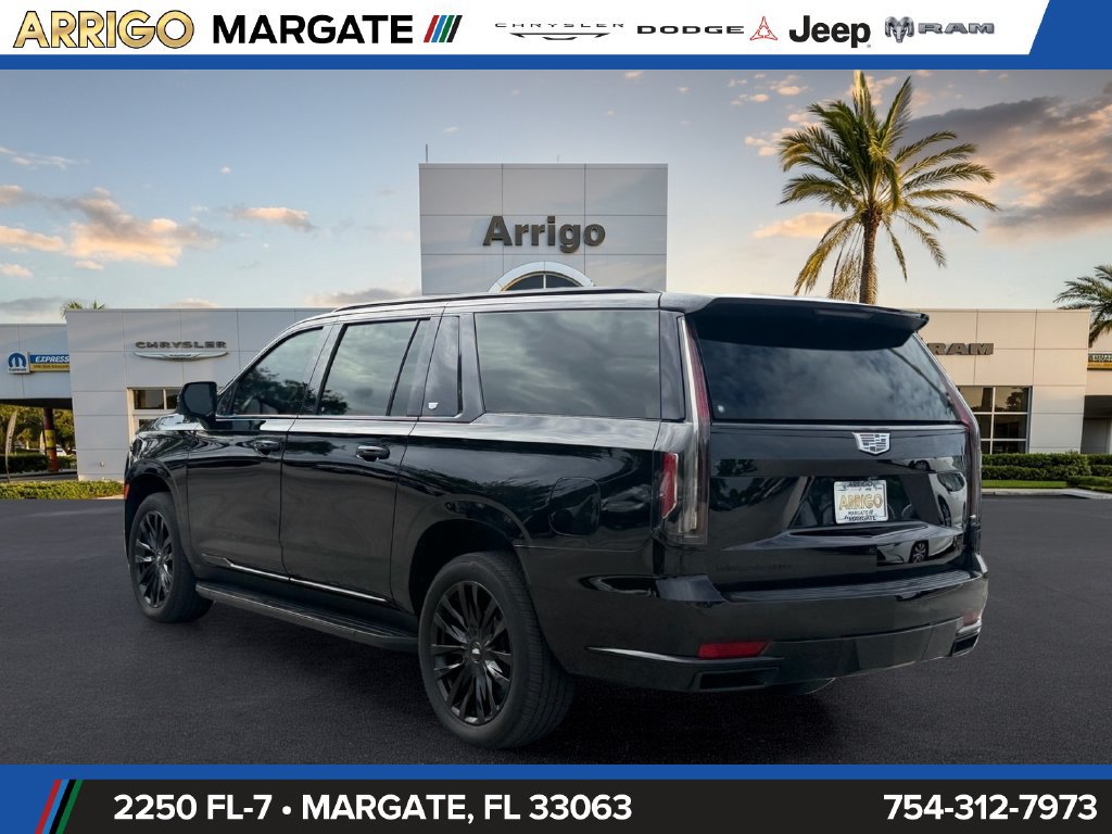 Used 2023 Cadillac Escalade ESV Luxury RWD image 5