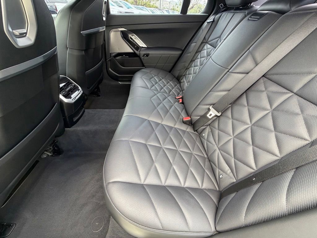 Used 2023 BMW 740i w/ Parking Assistance Package RWD image 38
