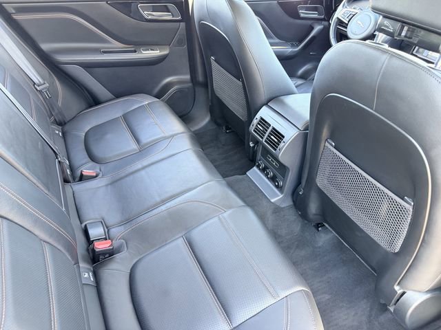 Used 2018 Jaguar F-PACE Prestige image 23