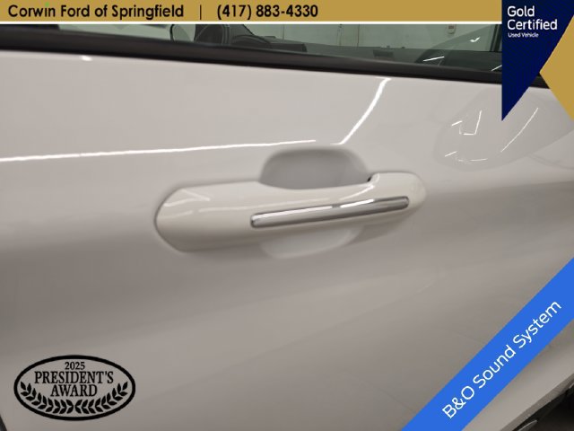 Certified 2023 Ford Explorer Limited AWD/4WD image 9