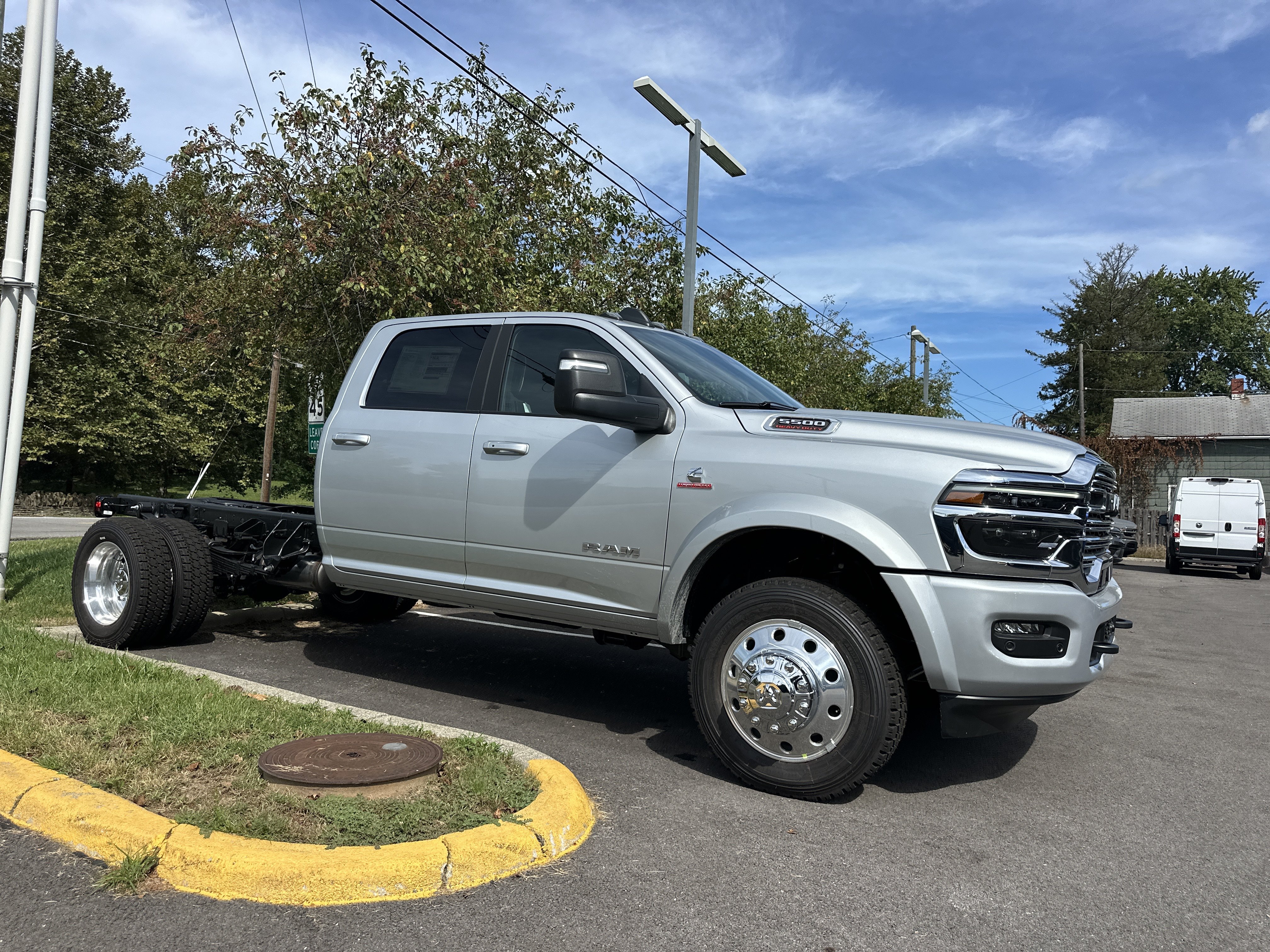 New 2027 RAM 5500 4x4 Crew Cab w/ Laramie Trim Package image 22