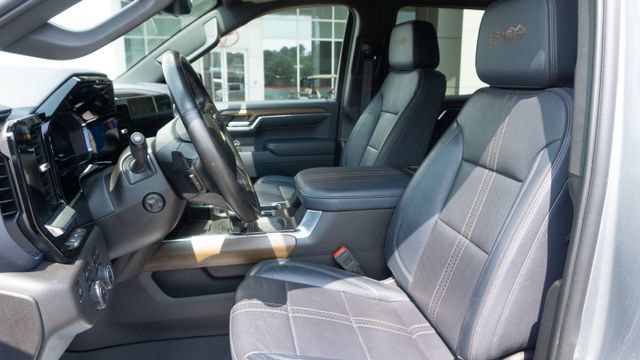 Used 2023 Chevrolet Silverado 1500 High Country w/ High Country Premium Package AWD/4WD image 16