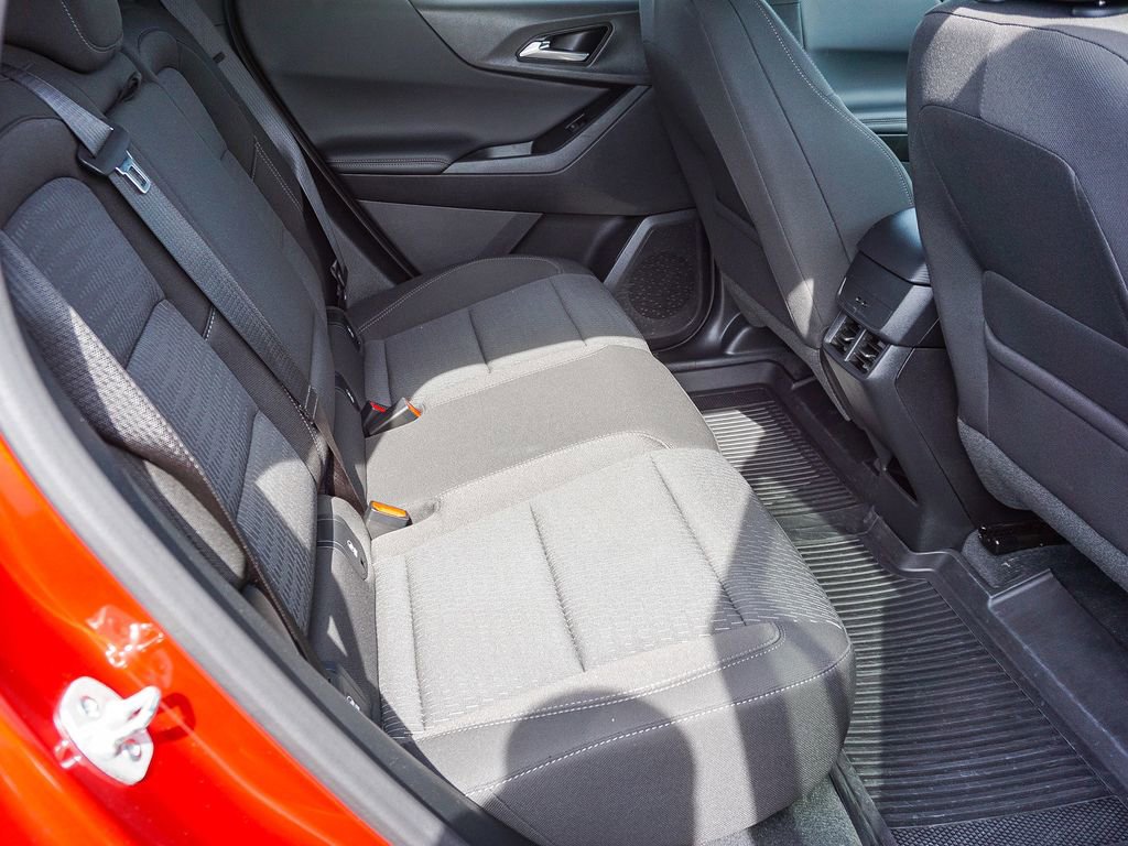 Used 2026 Chevrolet Equinox LT w/ Safety and Technology Package image 13