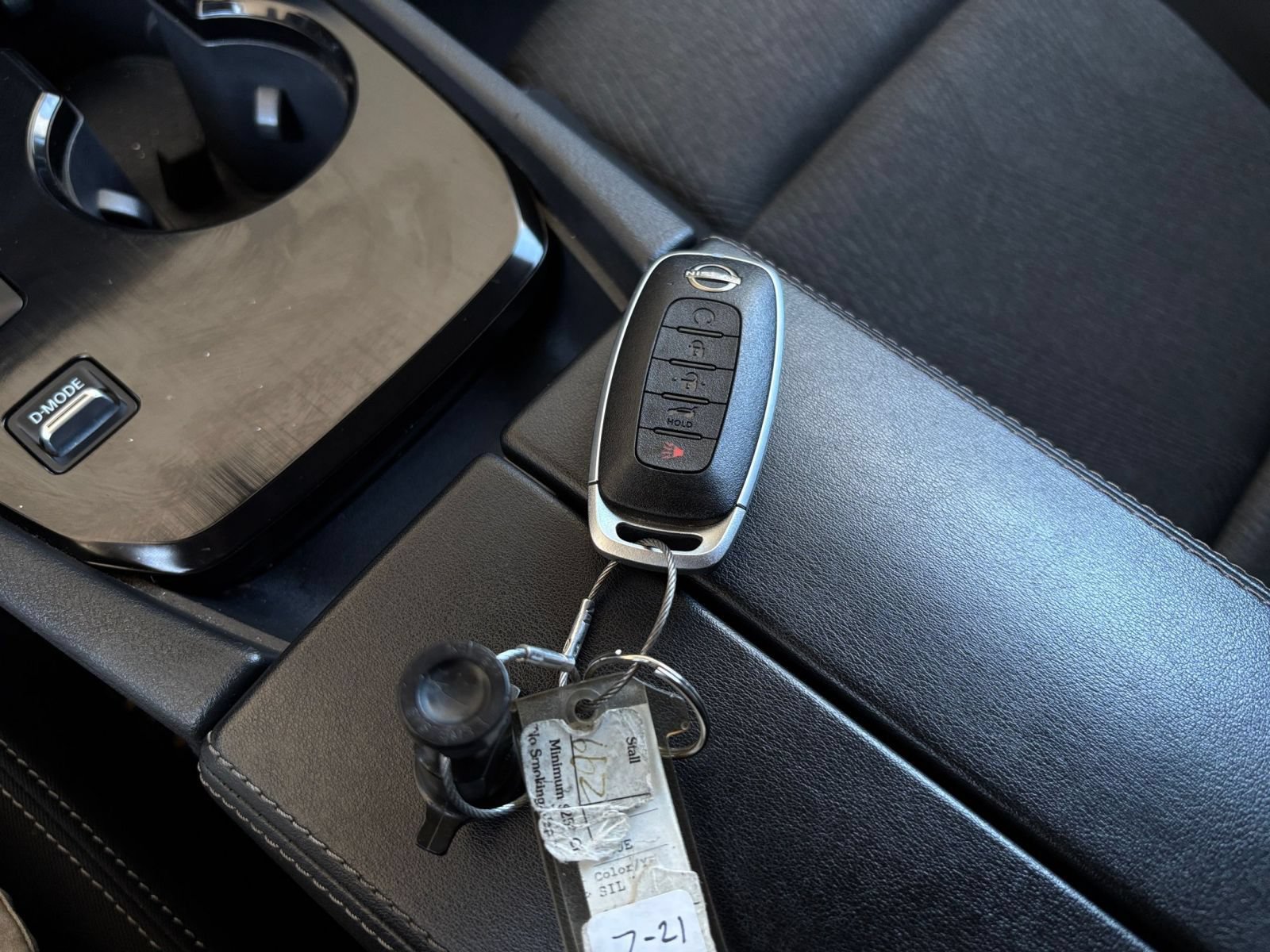 Used 2025 Nissan Rogue SV FWD image 21