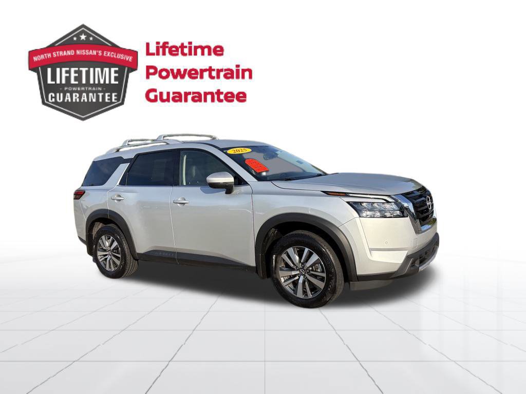 Certified 2025 Nissan Pathfinder SL FWD image 9