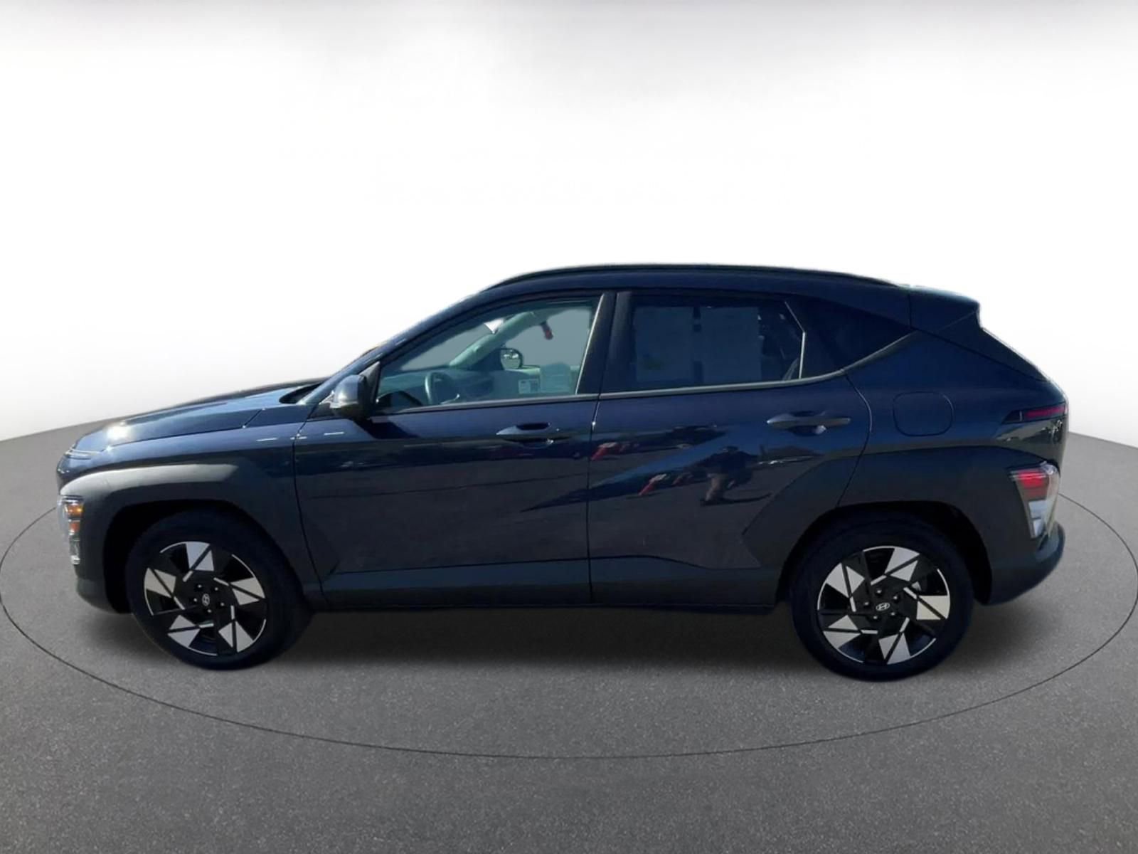 Used 2025 Hyundai Kona SEL image 9