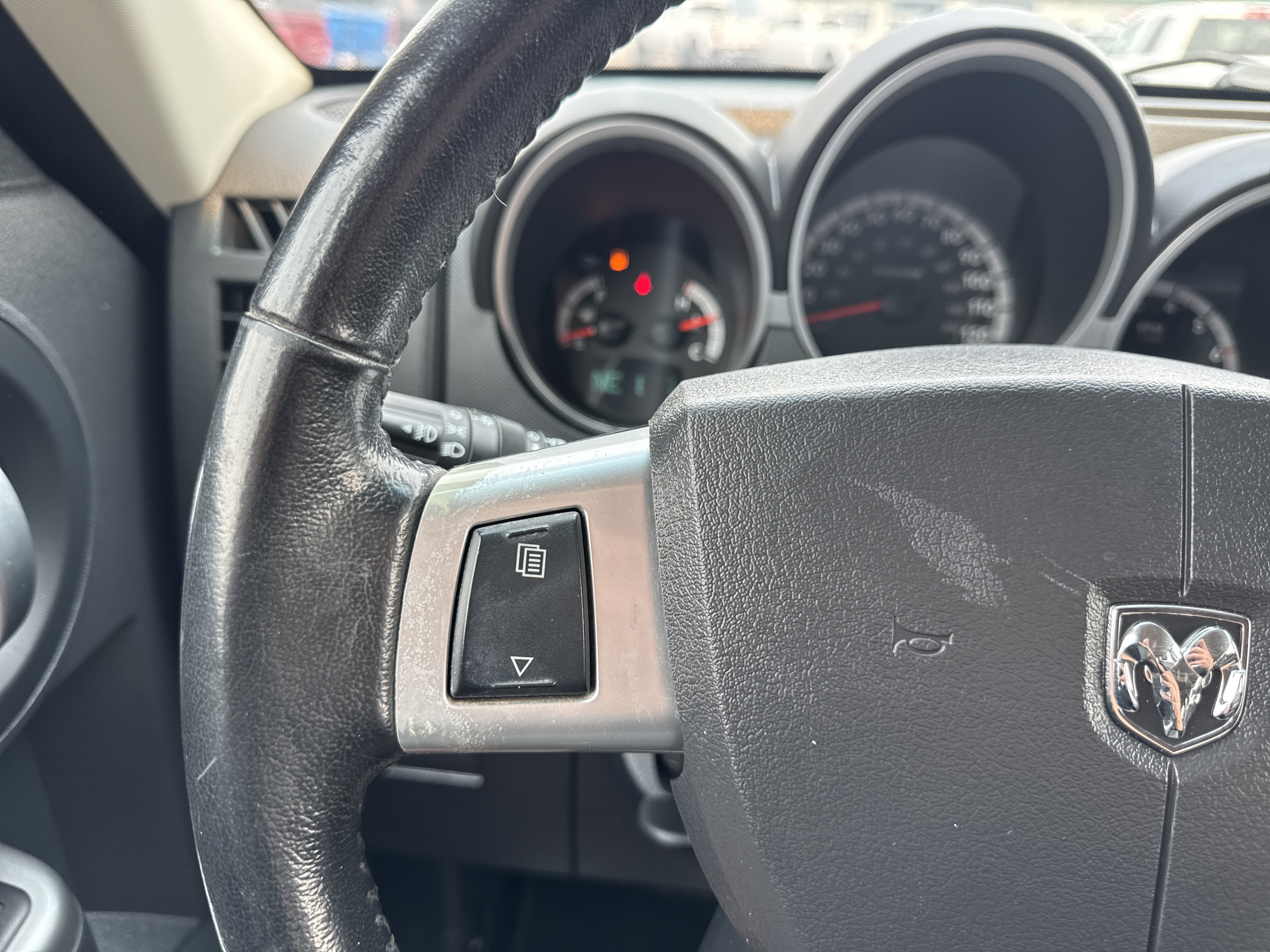 Used 2008 Dodge Nitro R/T AWD/4WD image 13