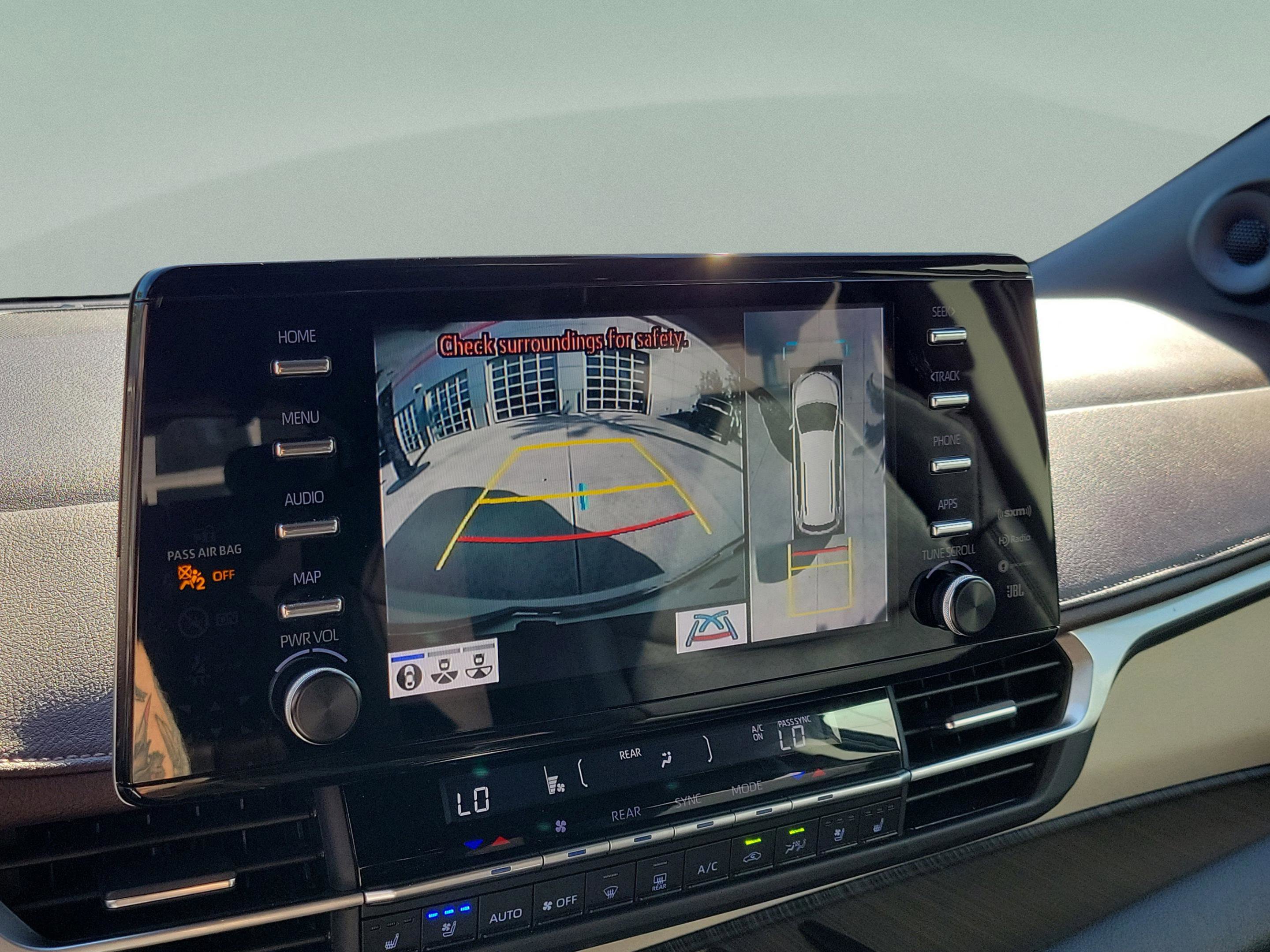 Certified 2023 Toyota Sienna Platinum FWD image 17