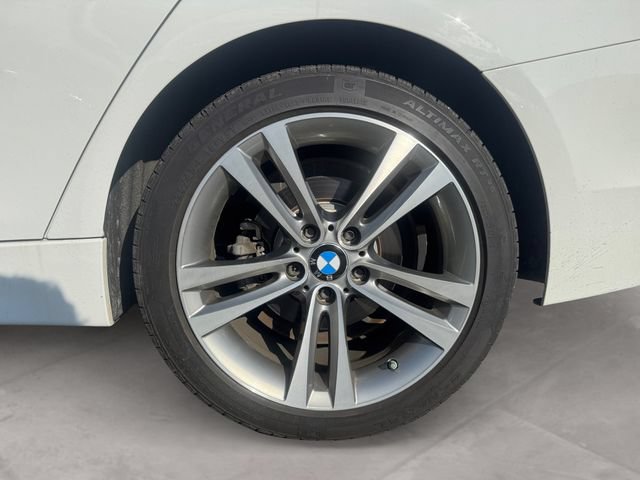 Used 2018 BMW 330i xDrive Sedan w/ Convenience Package AWD/4WD image 14