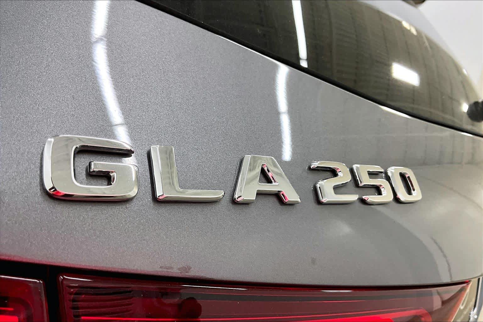 Certified 2025 Mercedes-Benz GLA 250 4MATIC image 10