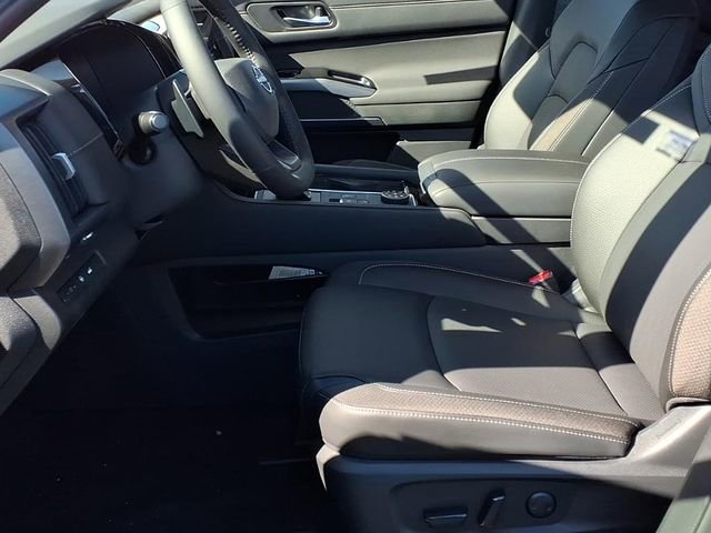 New 2026 Nissan Pathfinder SL w/ SL Premium Package (P04) image 11
