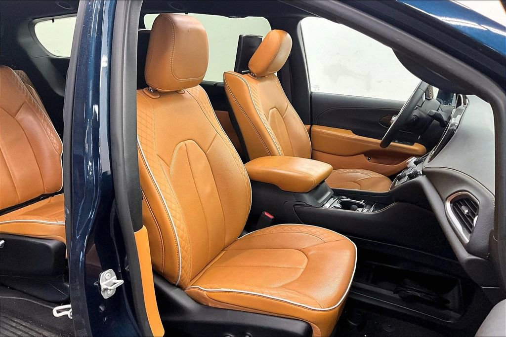Used 2022 Chrysler Pacifica Pinnacle image 6