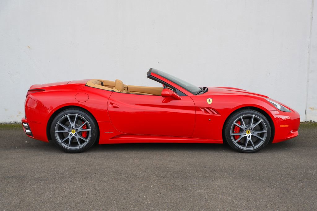 Used 2010 Ferrari California image 3
