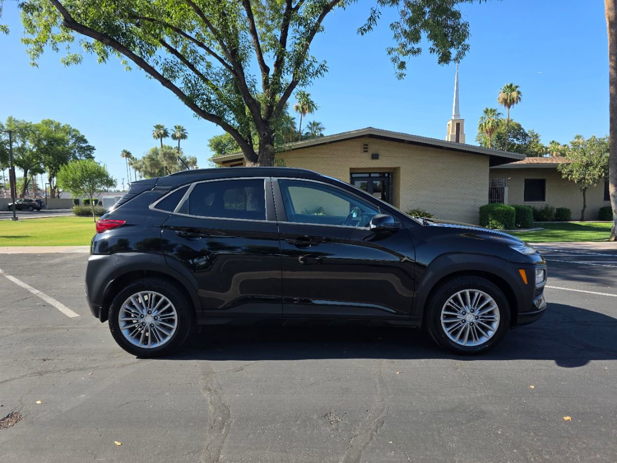 Used 2018 Hyundai Kona SEL w/ SEL Tech Package 02 FWD image 3
