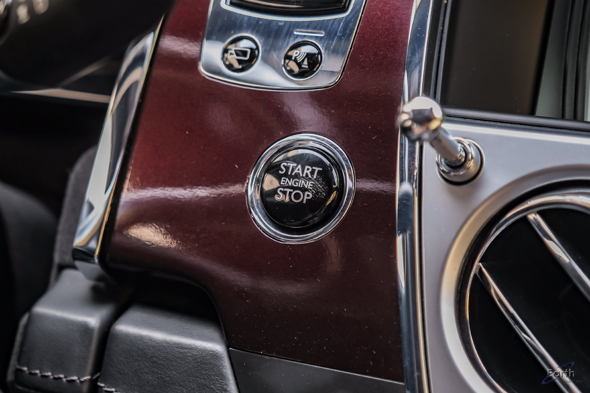 Used 2016 Rolls-Royce Wraith RWD image 78