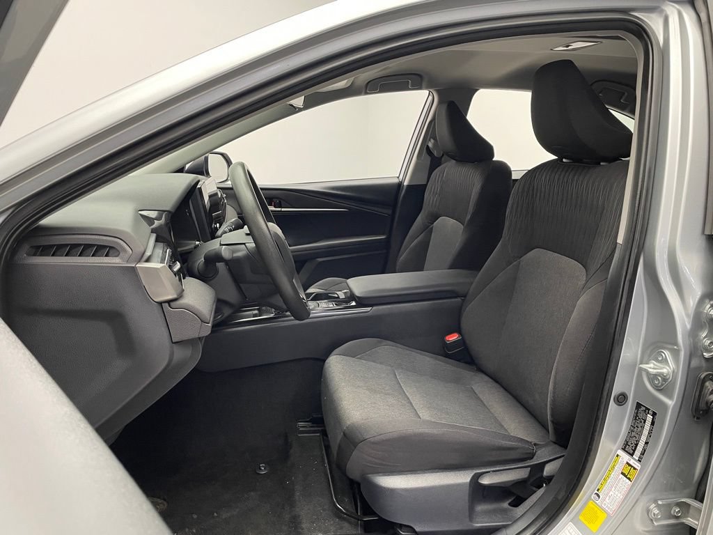 Used 2025 Toyota Camry LE FWD image 13