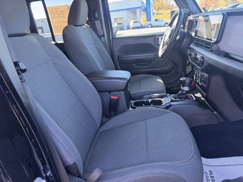 Used 2025 Jeep Gladiator Sport image 24