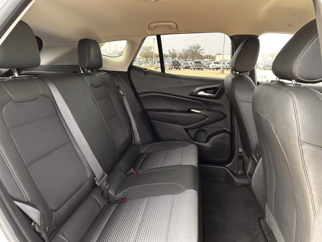 Used 2025 Chevrolet Trax LT image 29