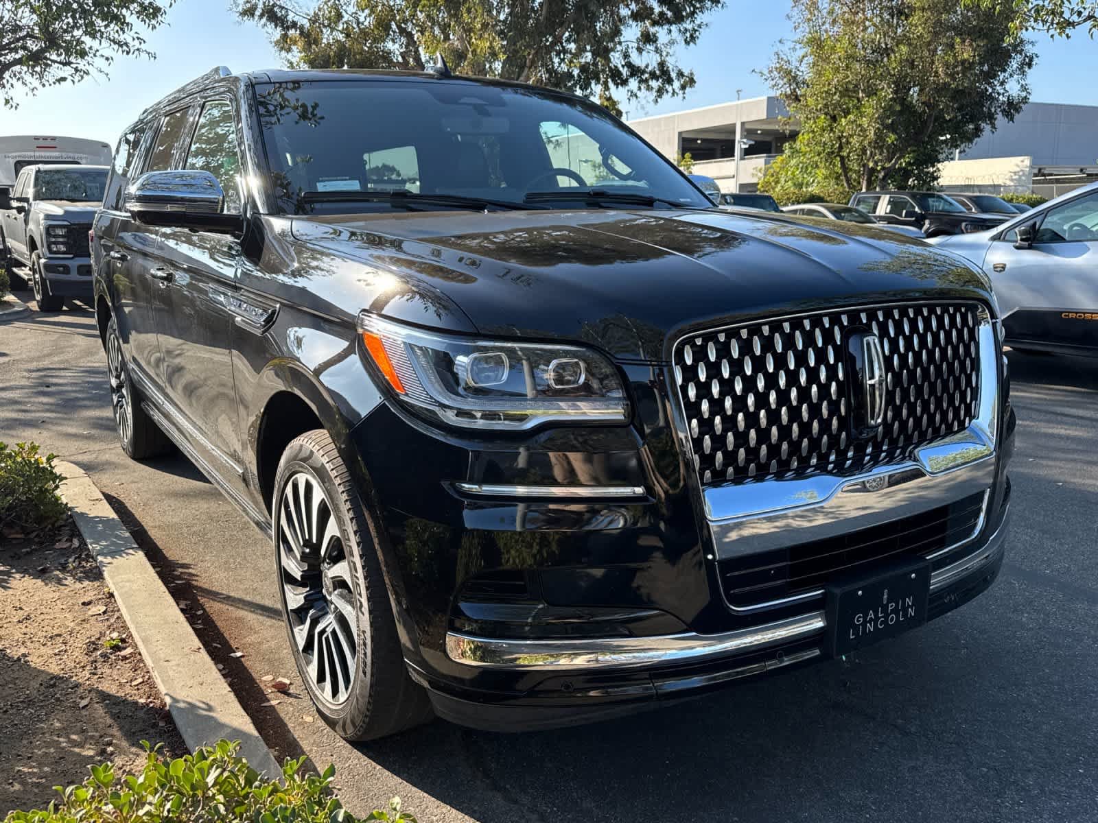 Used 2022 Lincoln Navigator L Black Label AWD/4WD image 3