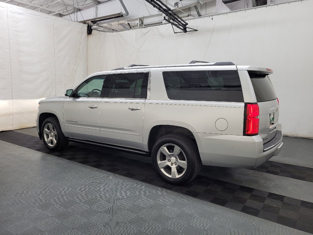 Used 2019 Chevrolet Suburban Premier AWD/4WD image 3