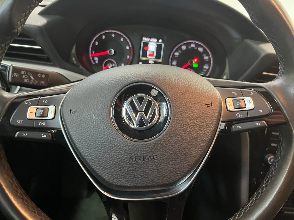 Certified 2020 Volkswagen Passat 2.0T SE w/ Sunroof Package image 21