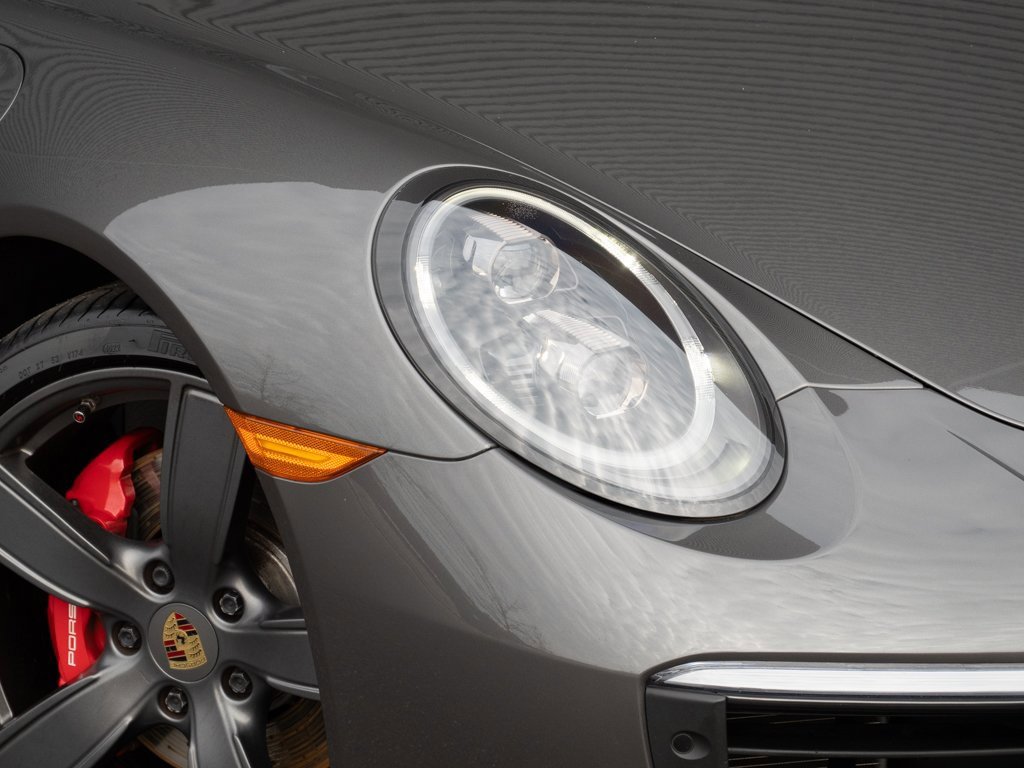 Certified 2018 Porsche 911 Carrera 4S image 31