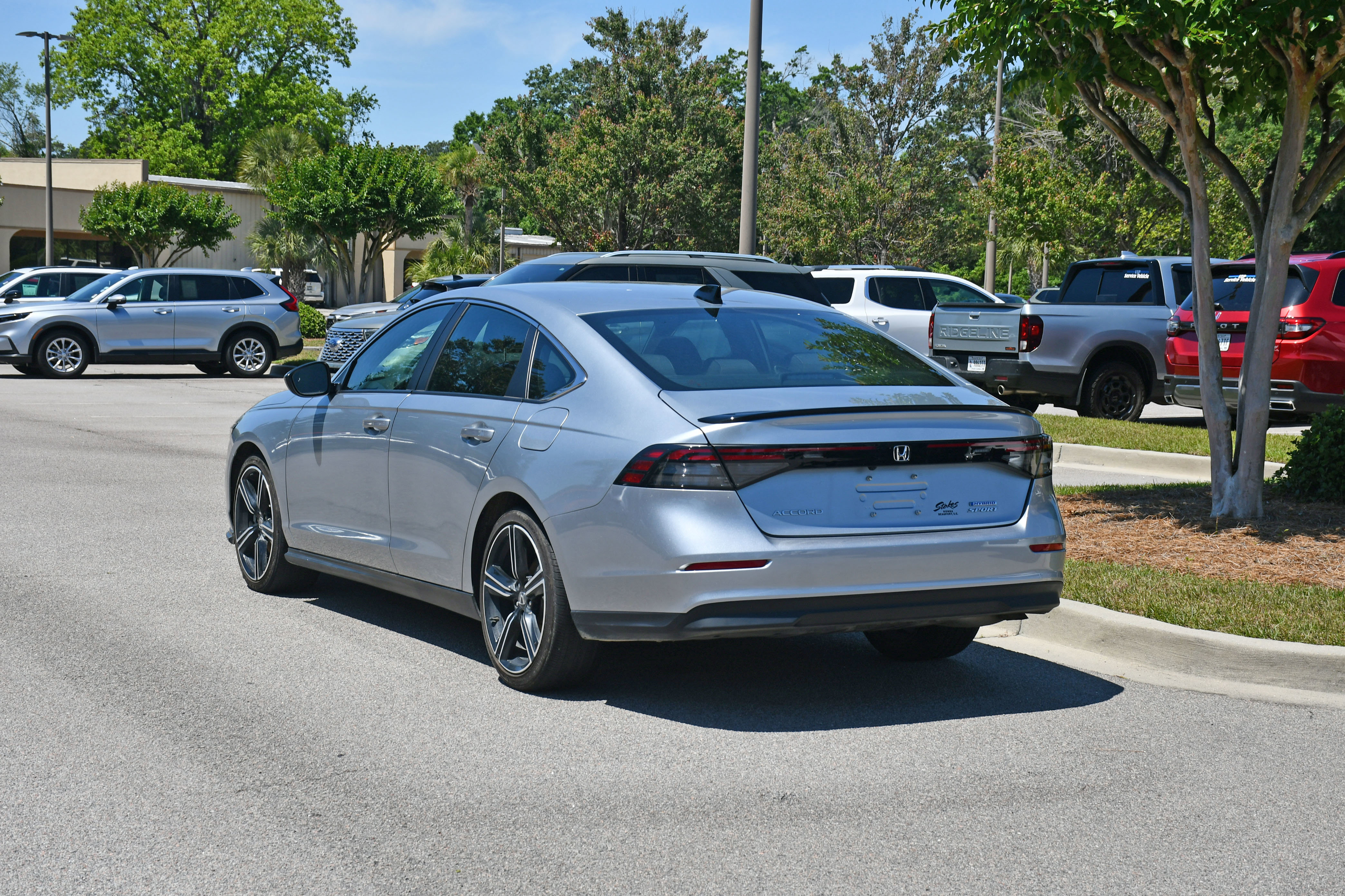 Used 2025 Honda Accord Sport image 3