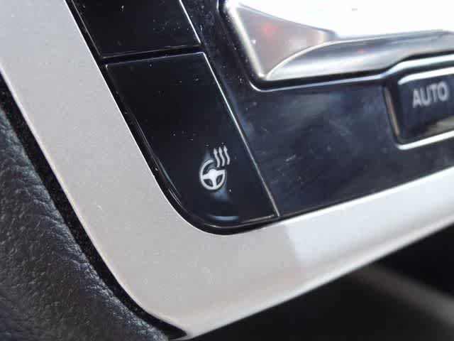Used 2024 Ford Explorer XLT w/ Equipment Group 202A image 15