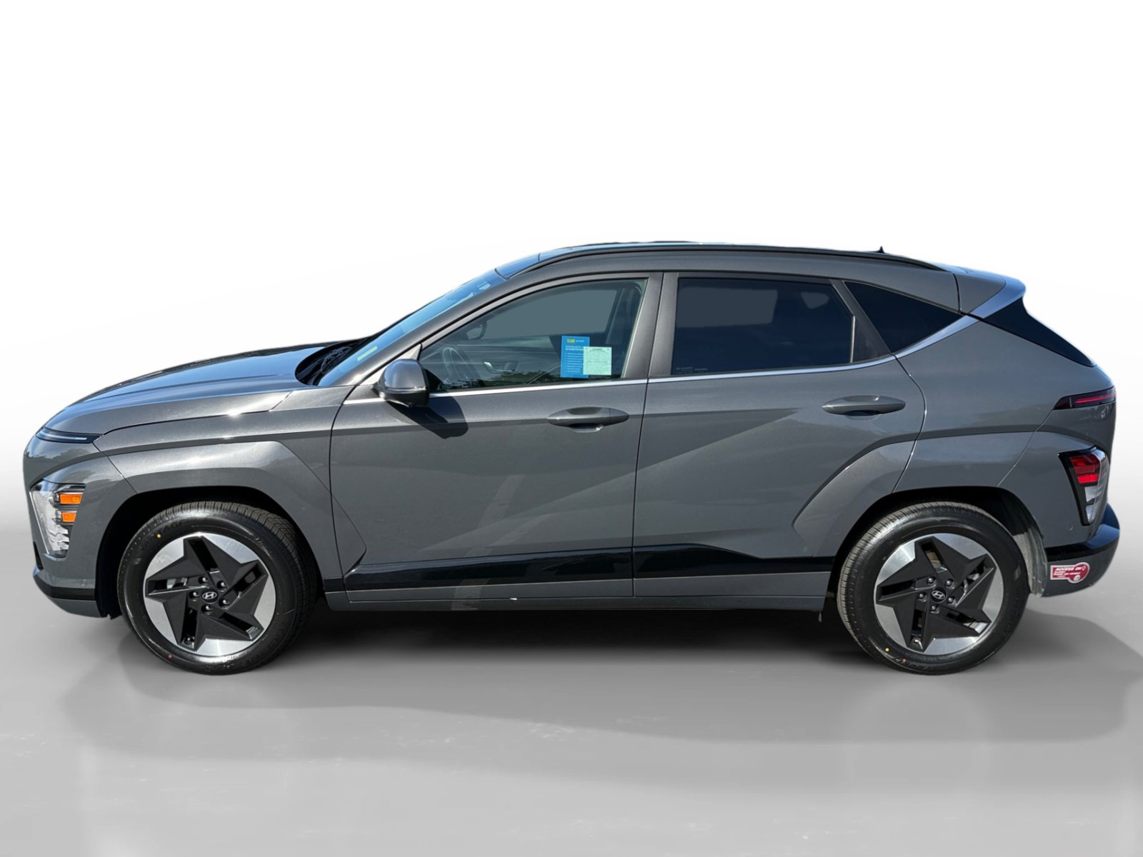 Used 2025 Hyundai Kona Limited FWD image 2