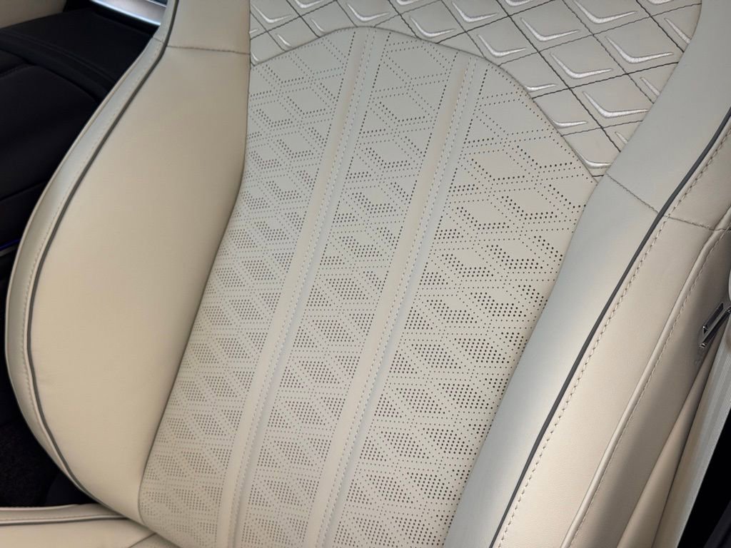 New 2026 Bentley Flying Spur Plug-In Hybrid image 6