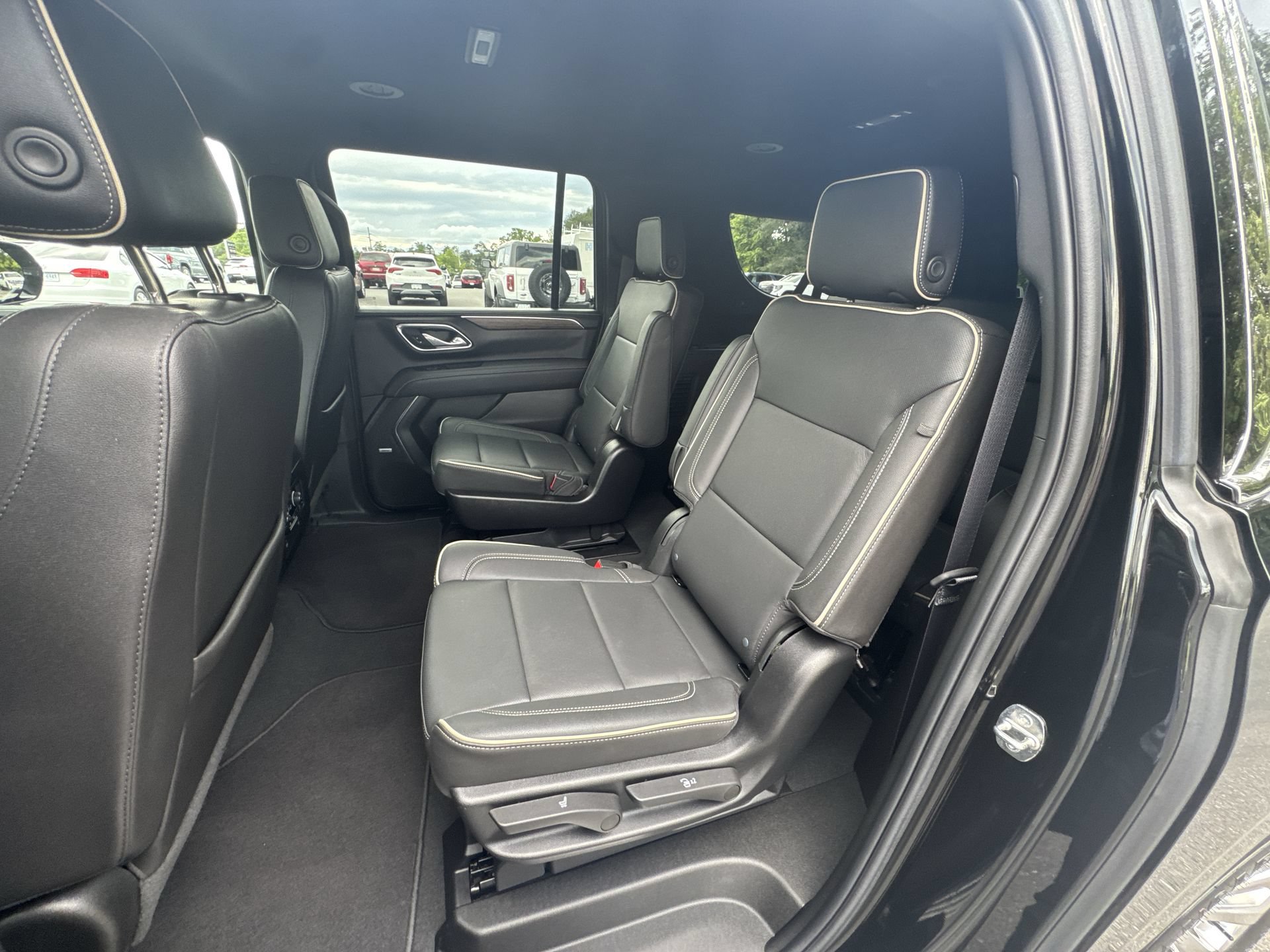 Certified 2024 Chevrolet Suburban Premier AWD/4WD image 23