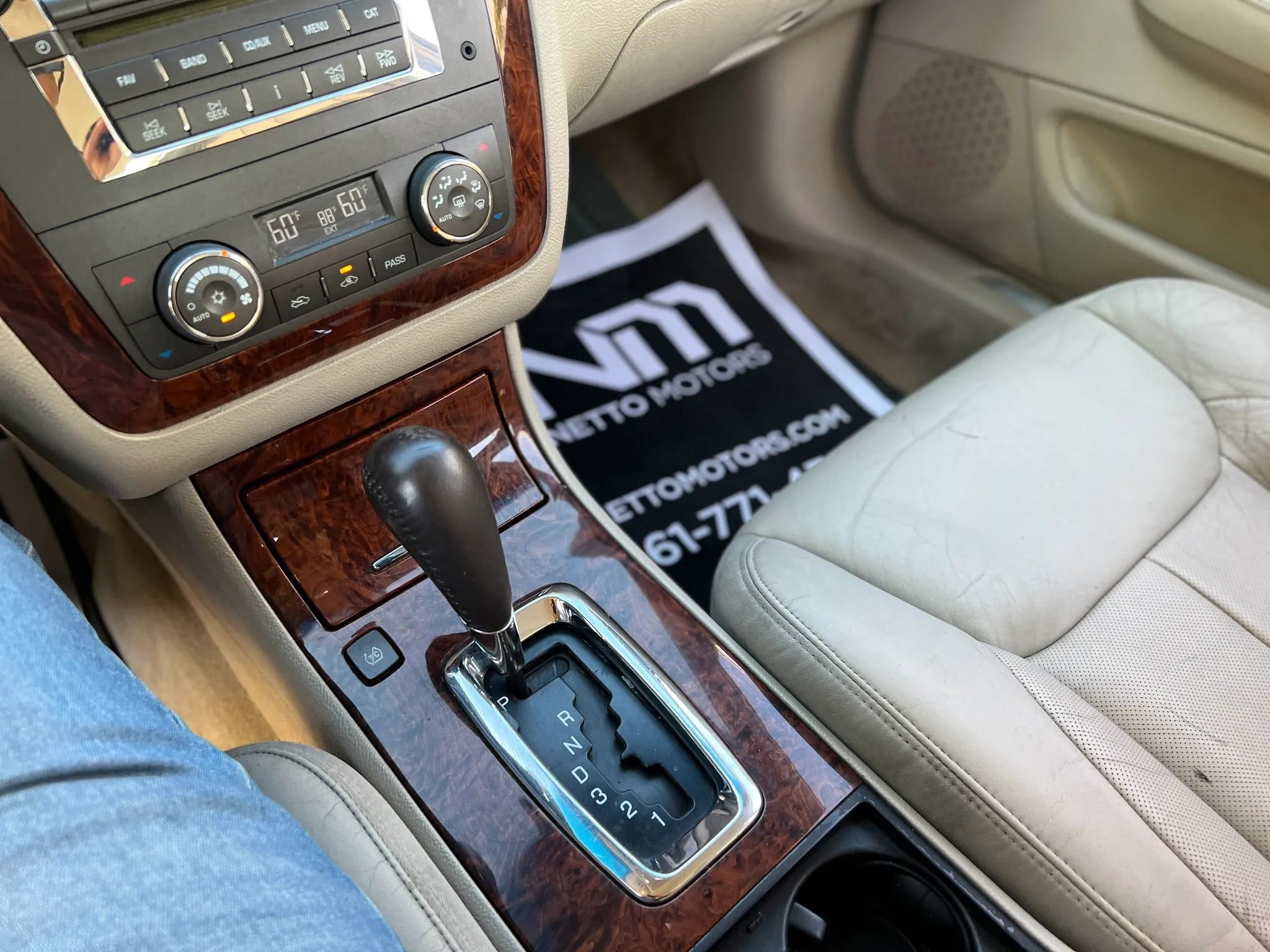 Used 2007 Cadillac DTS Luxury I image 37