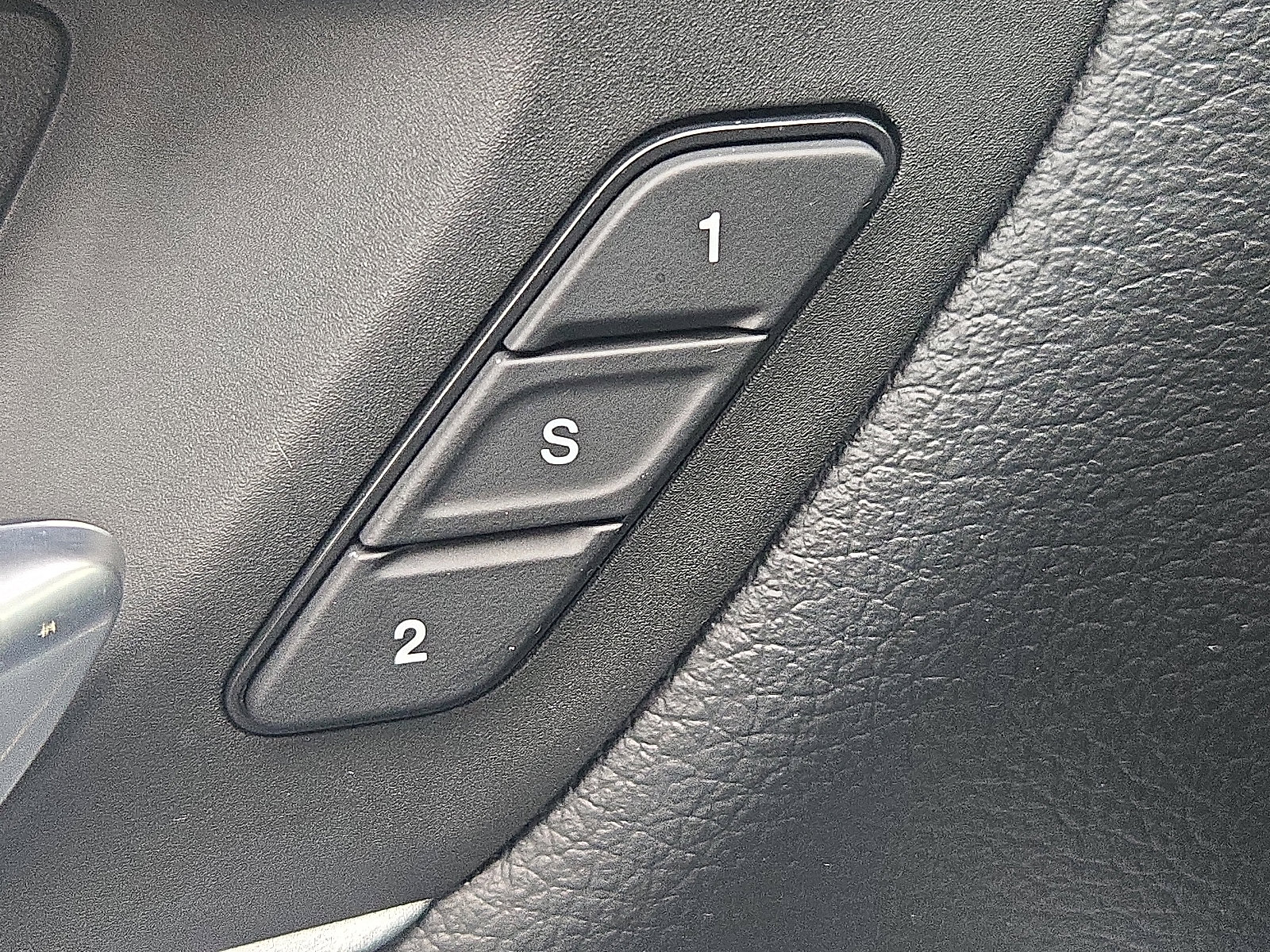 Used 2019 RAM 1500 Laramie image 13