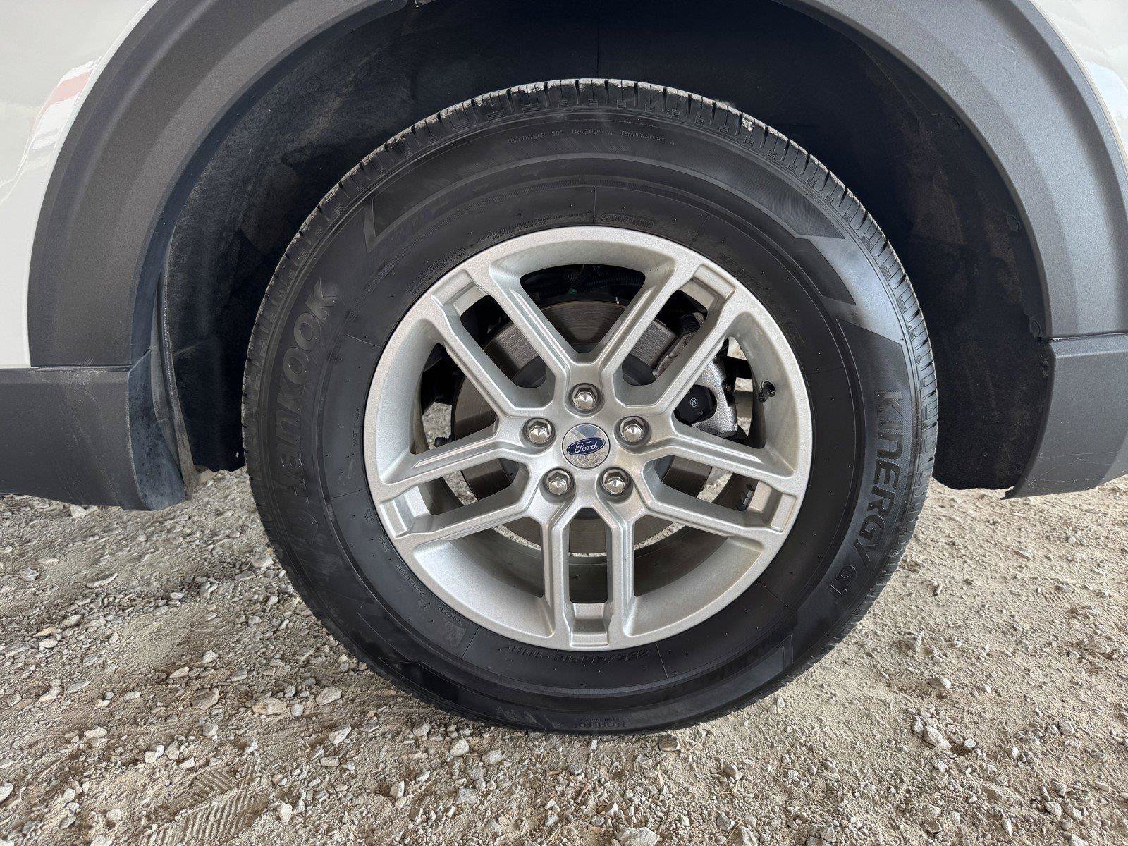 Used 2025 Ford Explorer Active RWD image 48