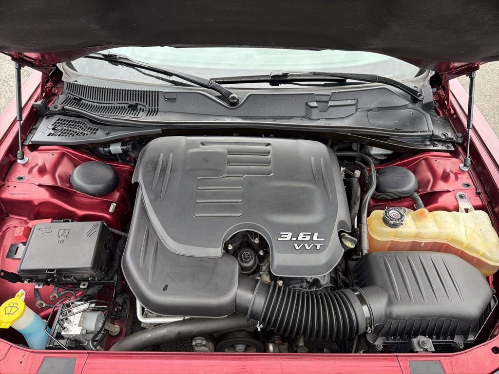 Used 2018 Dodge Challenger SXT image 10