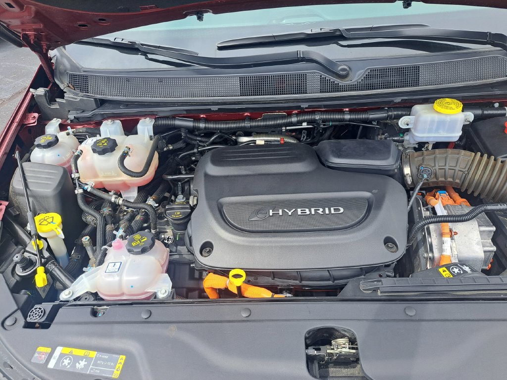 Used 2023 Chrysler Pacifica Pinnacle FWD image 43