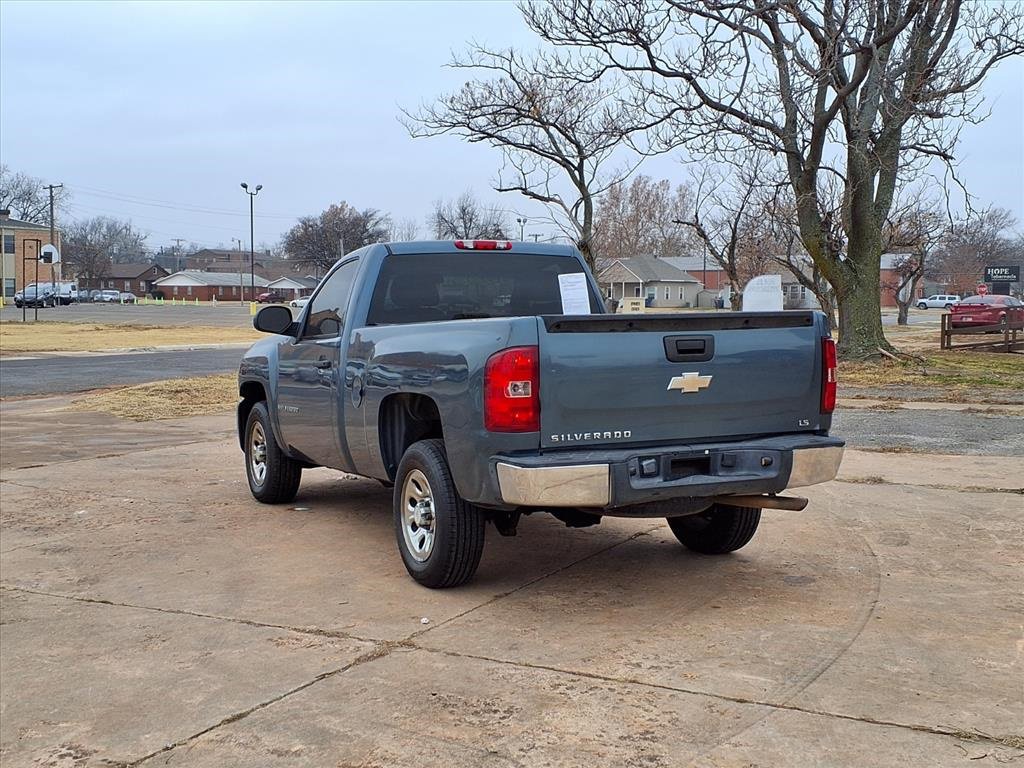 Used 2008 Chevrolet Silverado 1500 W/T w/ LS Package image 3