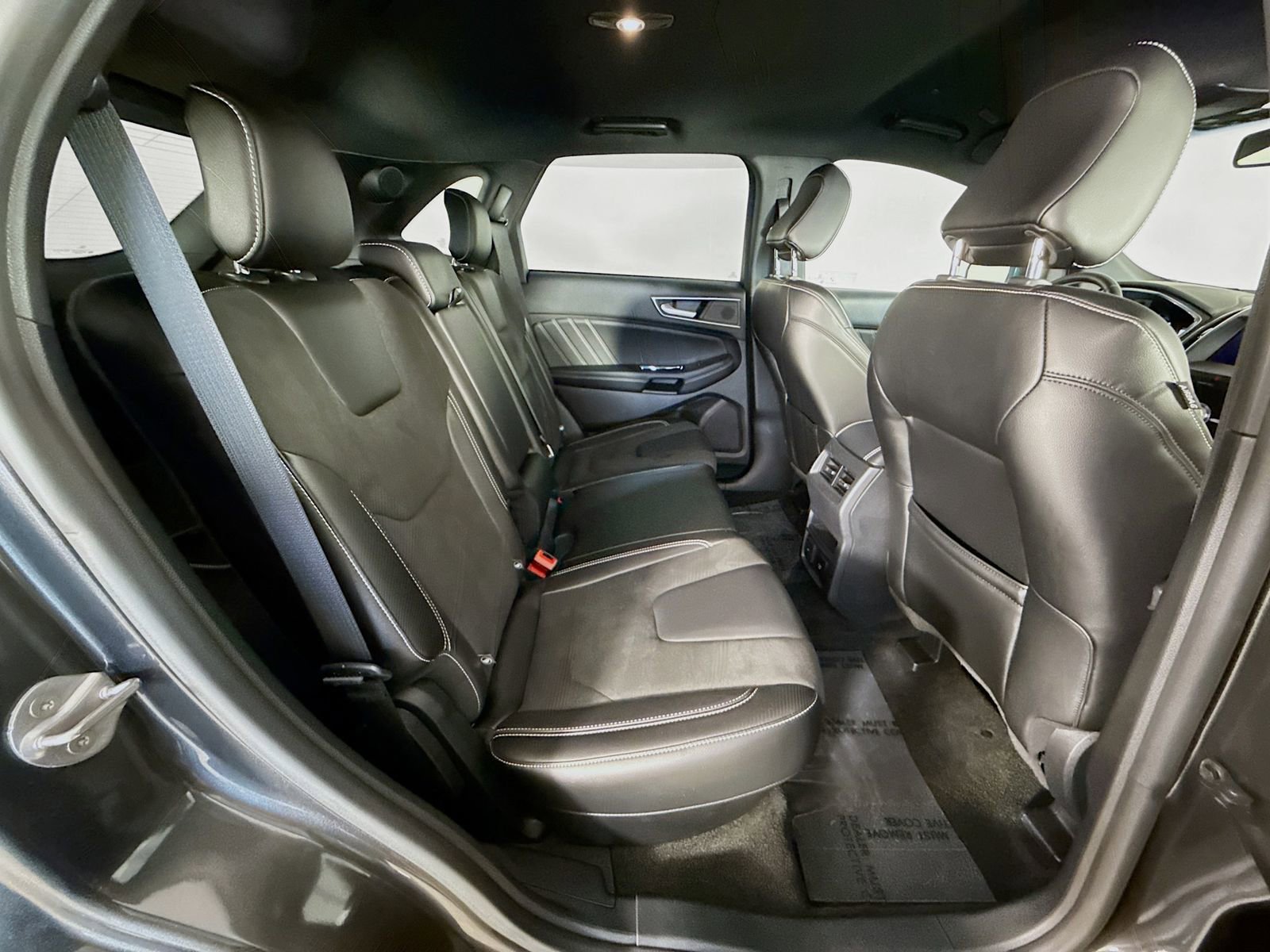 Used 2020 Ford Edge ST image 28