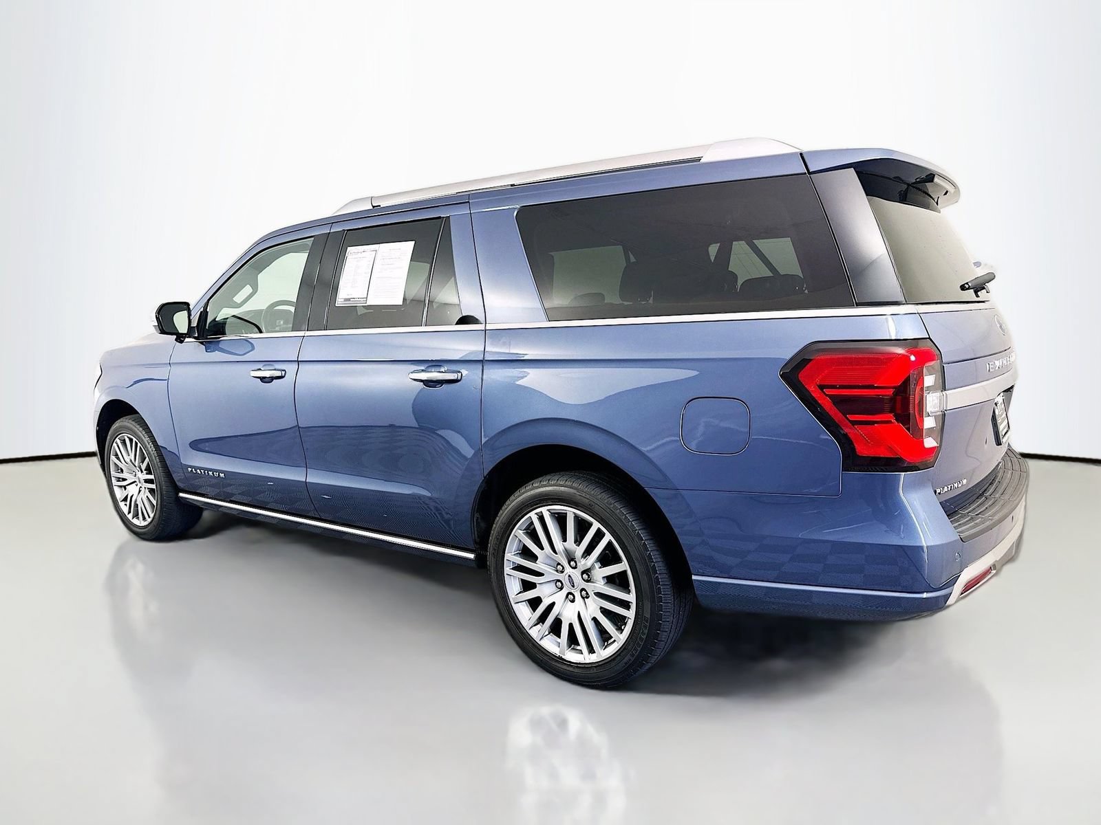 Used 2022 Ford Expedition Max Platinum AWD/4WD image 5
