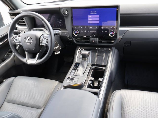 Used 2024 Lexus GX 550 w/ Accessory Package (2T) AWD/4WD image 18