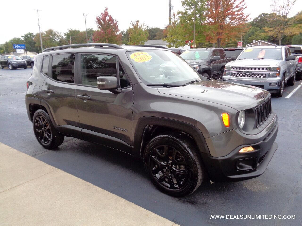 Used 2017 Jeep Renegade Altitude image 2