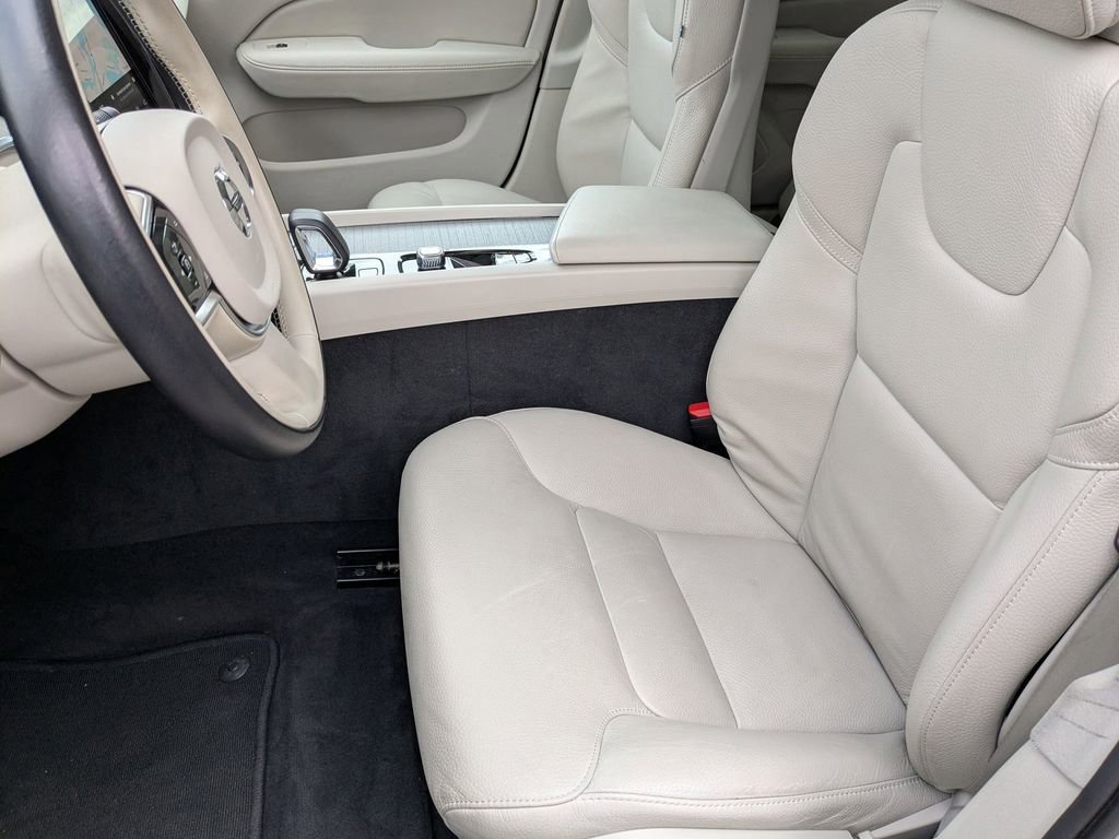 Used 2025 Volvo V60 B5 Cross Country Plus image 16