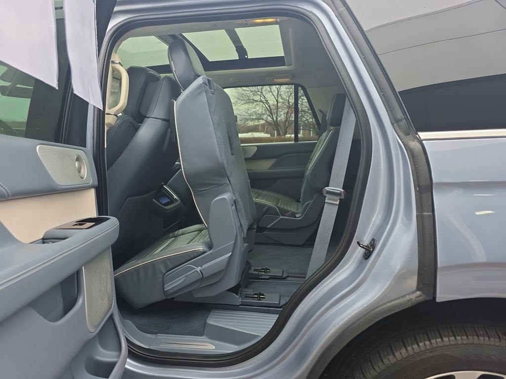 Used 2022 Lincoln Navigator Black Label image 48