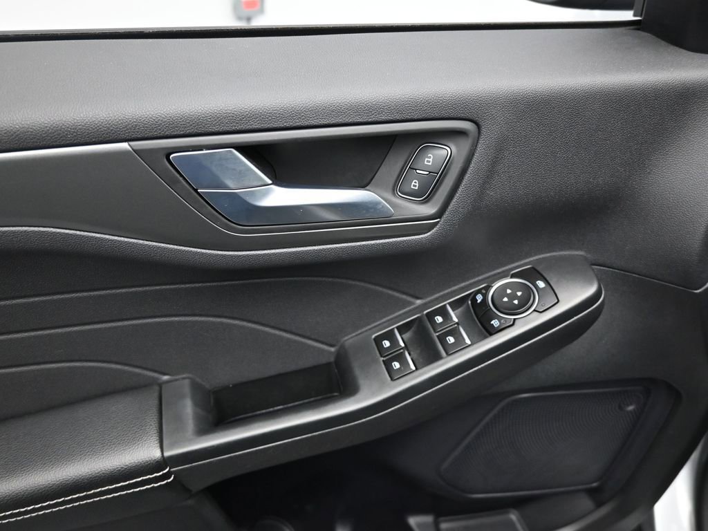 Certified 2023 Ford Escape SE image 11