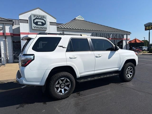 Certified 2022 Toyota 4Runner TRD Off-Road Premium AWD/4WD image 12