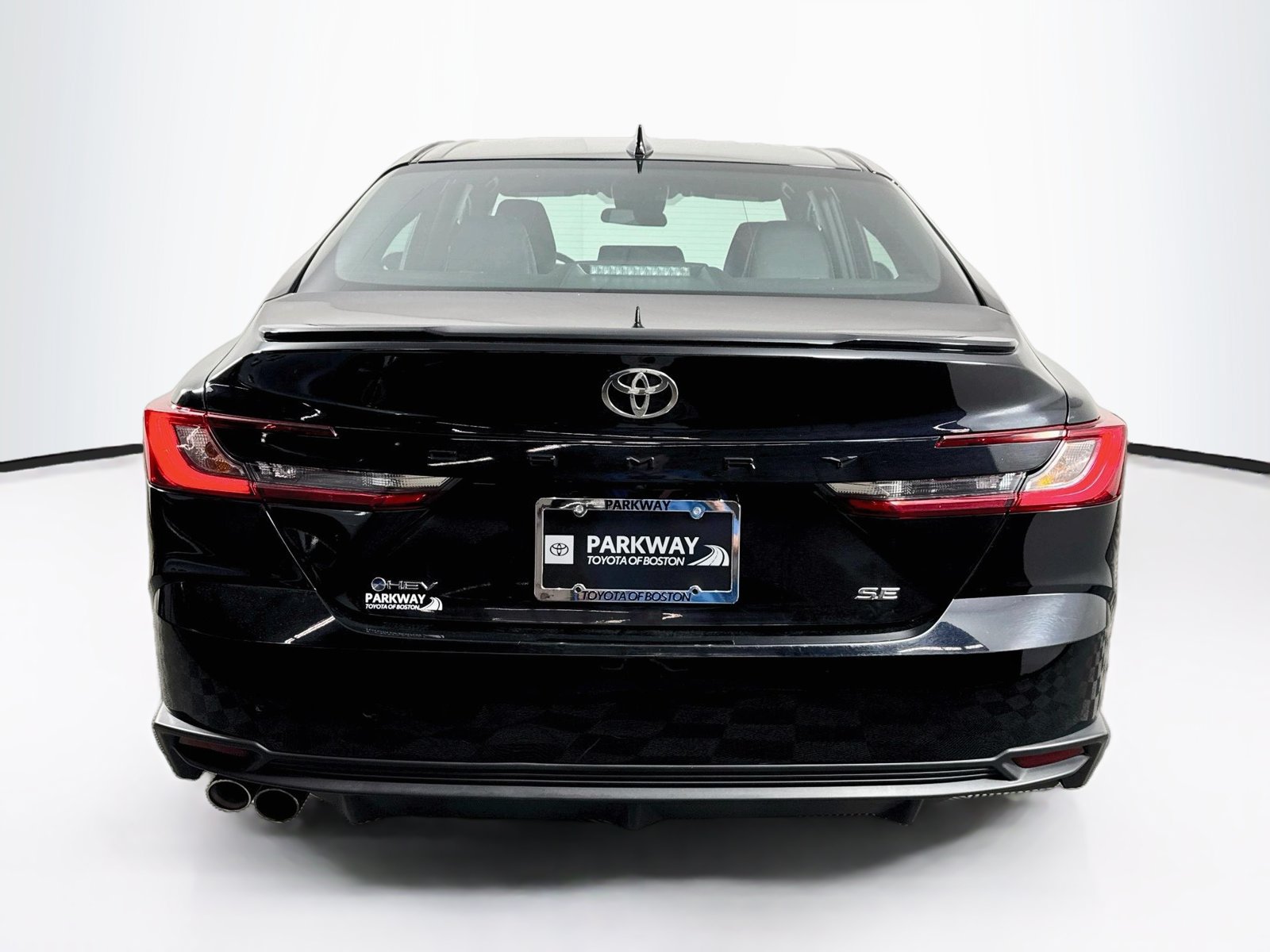 Used 2025 Toyota Camry SE FWD image 6