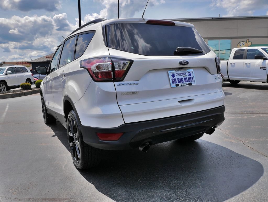 Used 2018 Ford Escape SE w/ SE Sport Appearance Package AWD/4WD image 7